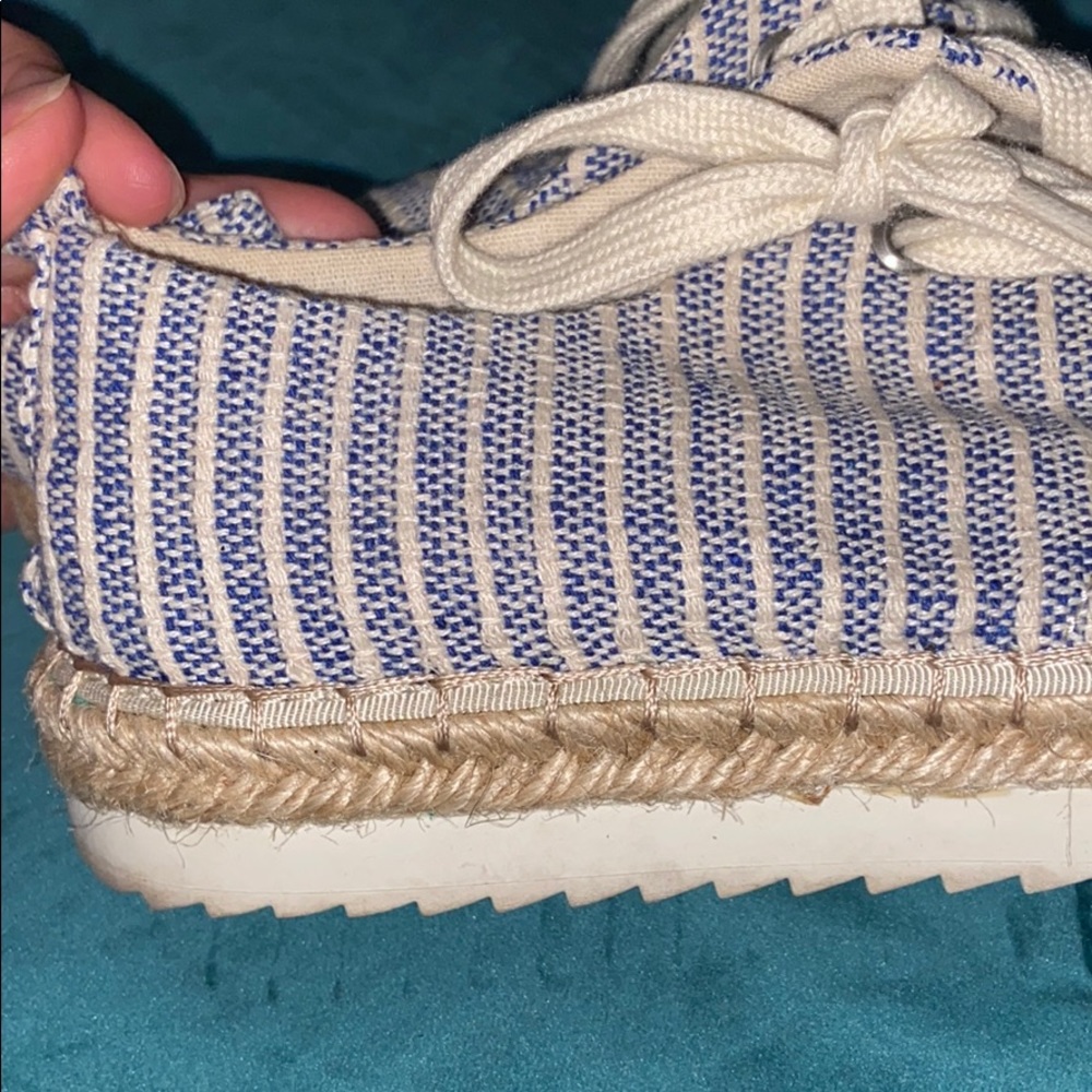 Striped blue and white platform sneakers size 6 - Picture 3 of 5